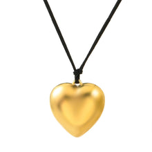 Cargar imagen en el visor de la galería, Gold Heart Necklace
