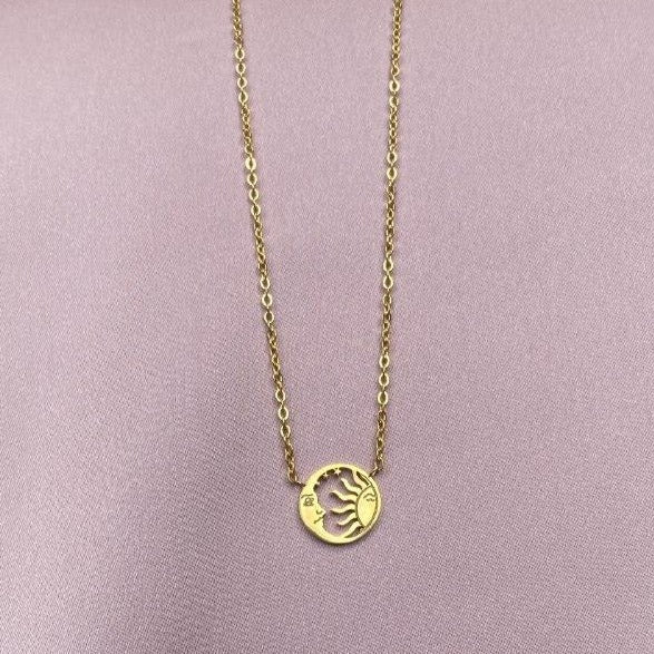 Collar Eclipse sol y luna de acero inoxidable con baño de oro 18K de Lilith Jewelry Store