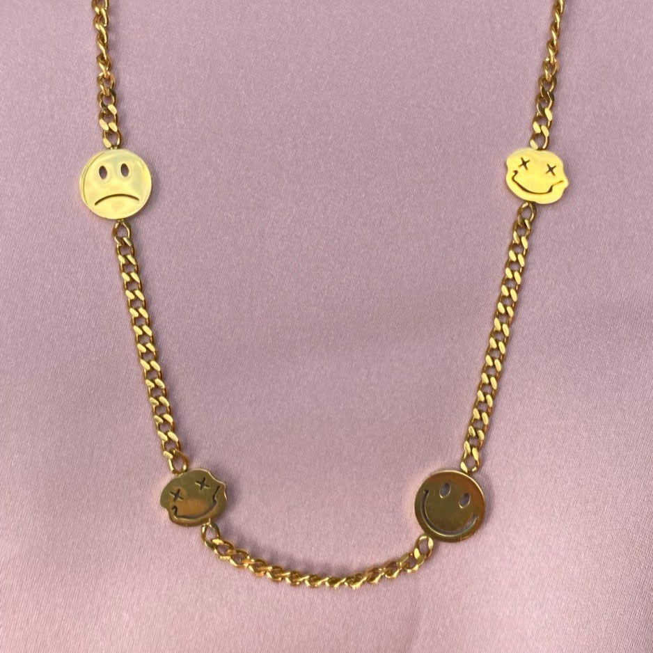 Collar de acero inoxidable con cara feliz y triste con baño en oro 18K de Lilith Jewelry Store
